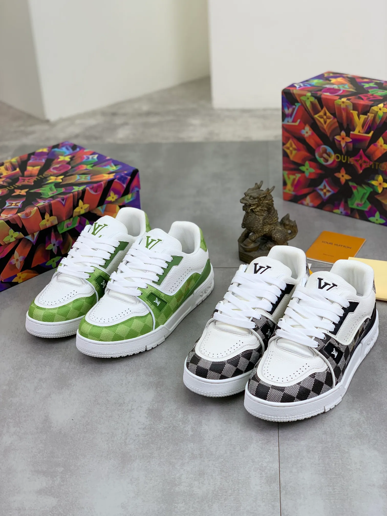 Men's shoes 💰P580 New style 💰💎💎Latest color High version 2025Louis*Vuitto* LV Traine Catwalk TRAINER outsole and fabric private model A shoe that definitely costs a lot of money and effort. This series was designed after the arrival of Vifgil. It is favored by many fans every season. Original TPU outsole Original packaging Men's size: 38-45 (46 can be customized) Color: 2️⃣ colors available (available from stock, super fast delivery)